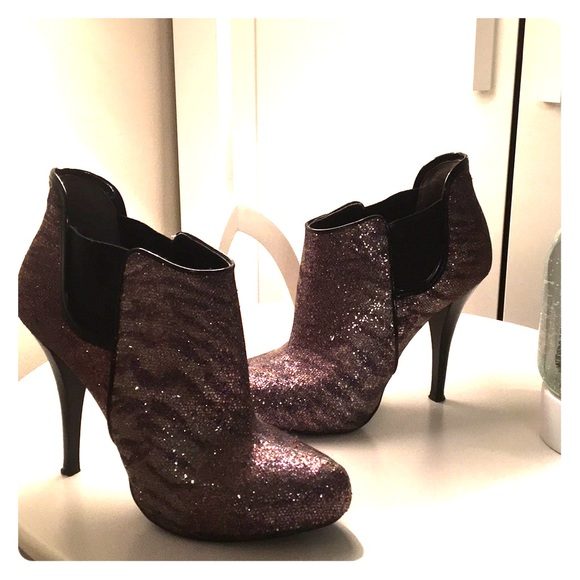 Guess boots, Man Made material - Picture 1 of 1